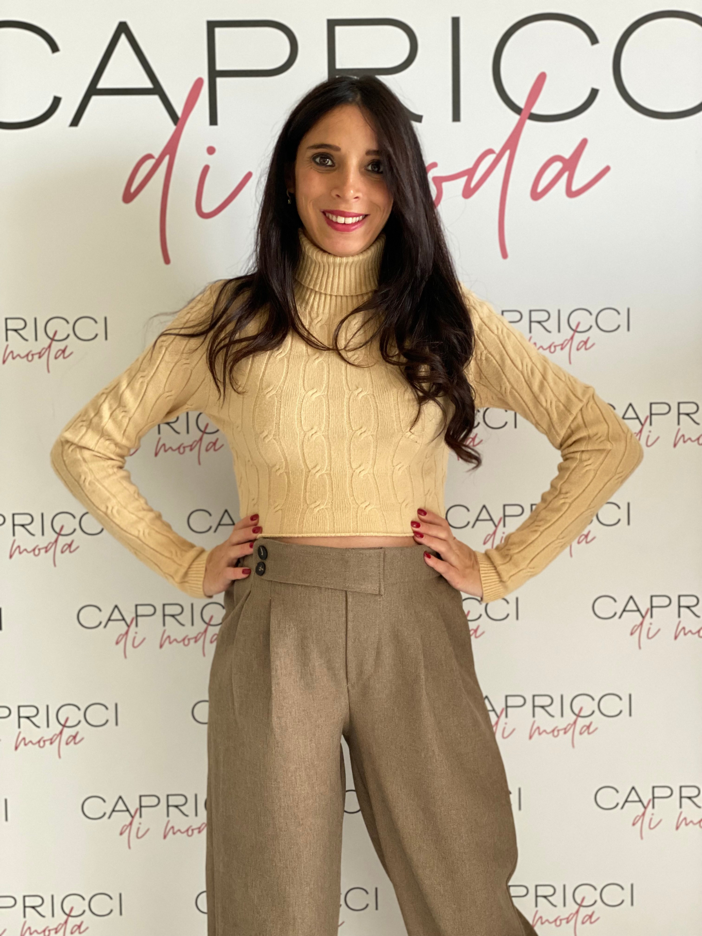 Maglioncino Crop Collo Alto Manica Lunga –