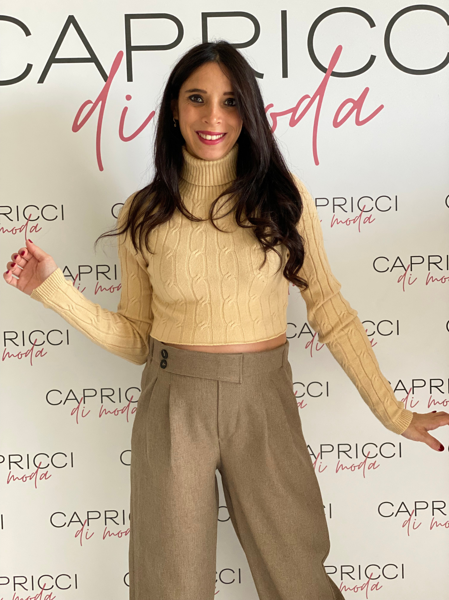 Maglioncino Crop Collo Alto Manica Lunga –