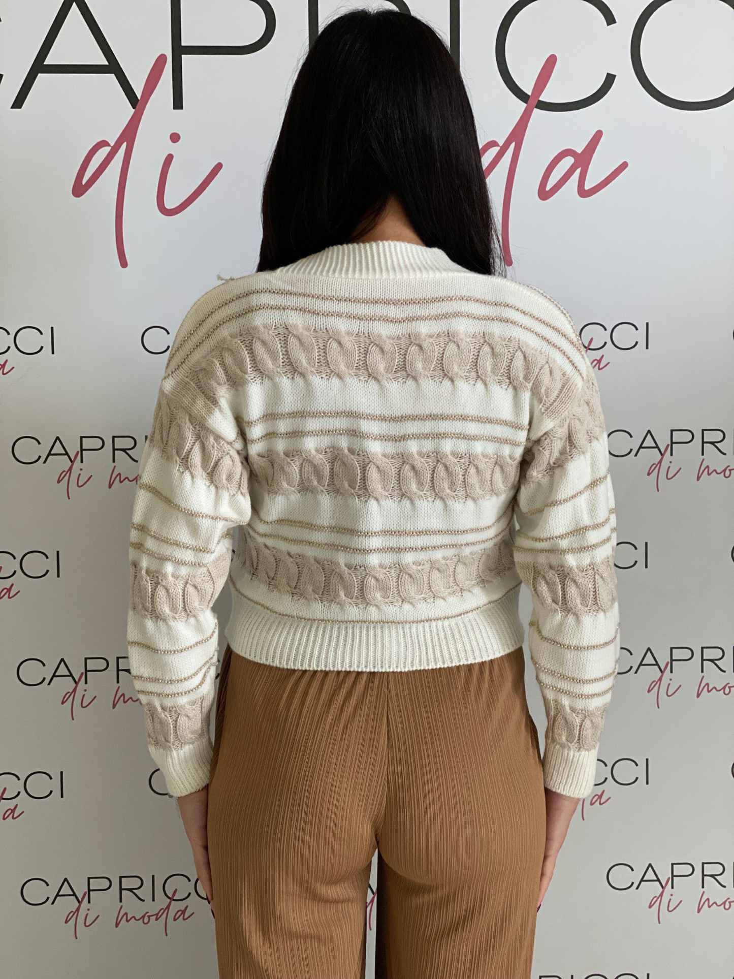 Golfino in Lana con Dettagli Oro