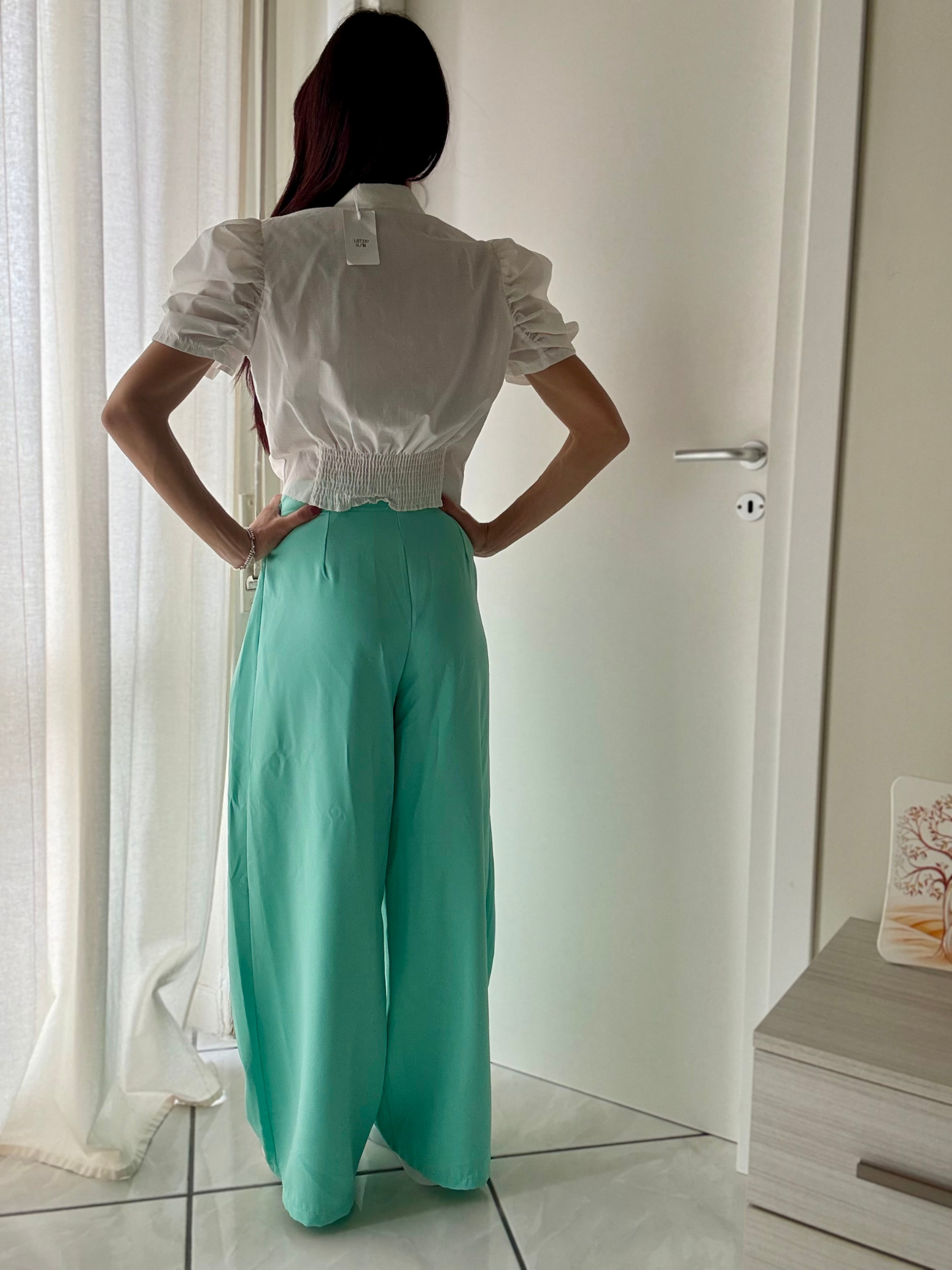 Pantalone Largo con Bottone e Dettagli Fiocco in Vita