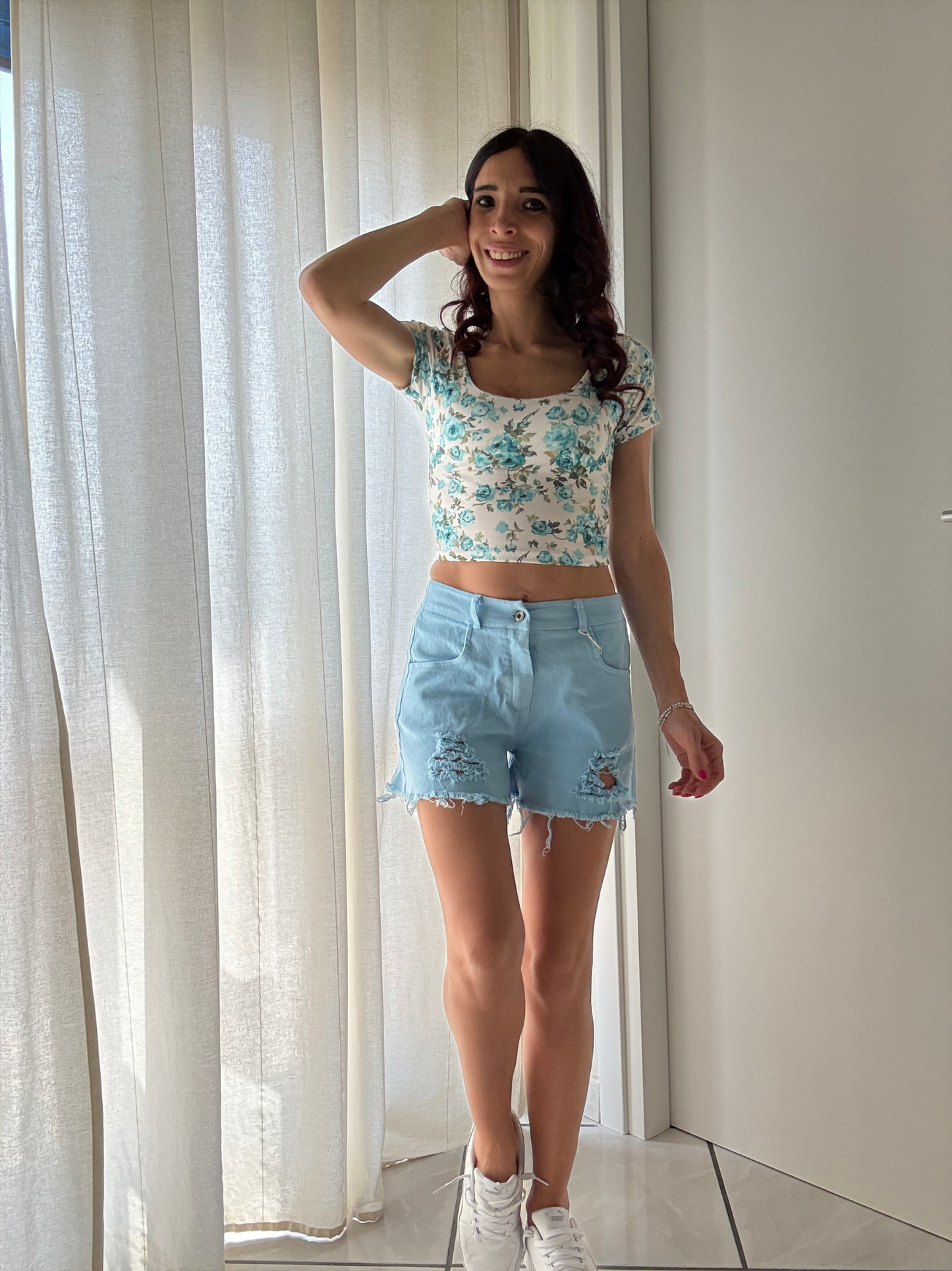 Pantaloncino in Denim Sfrangiato con Elastico