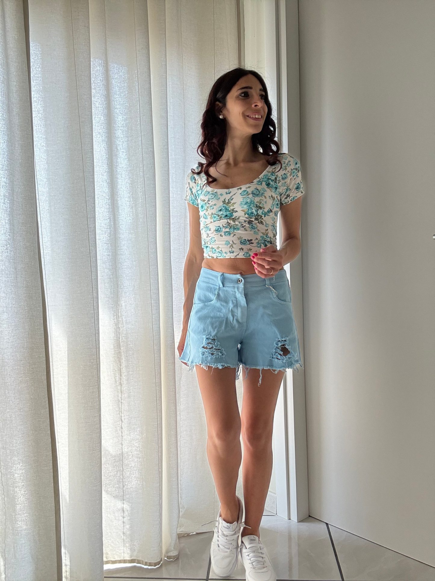 Pantaloncino in Denim Sfrangiato con Elastico