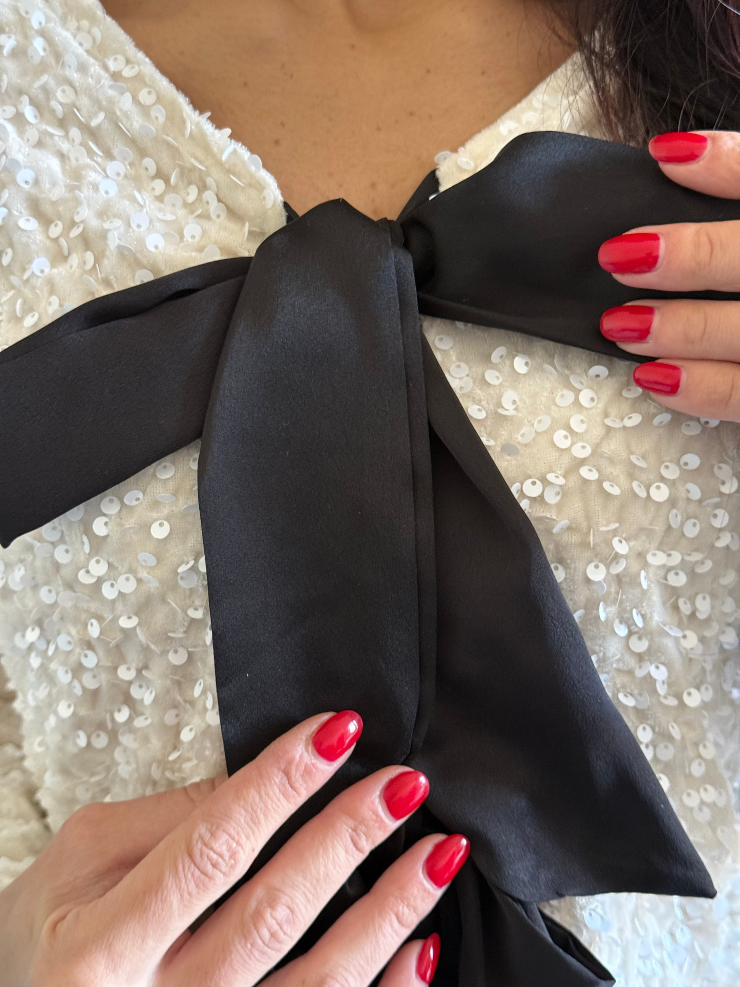 Maglia velluto con paillettes e fiocco