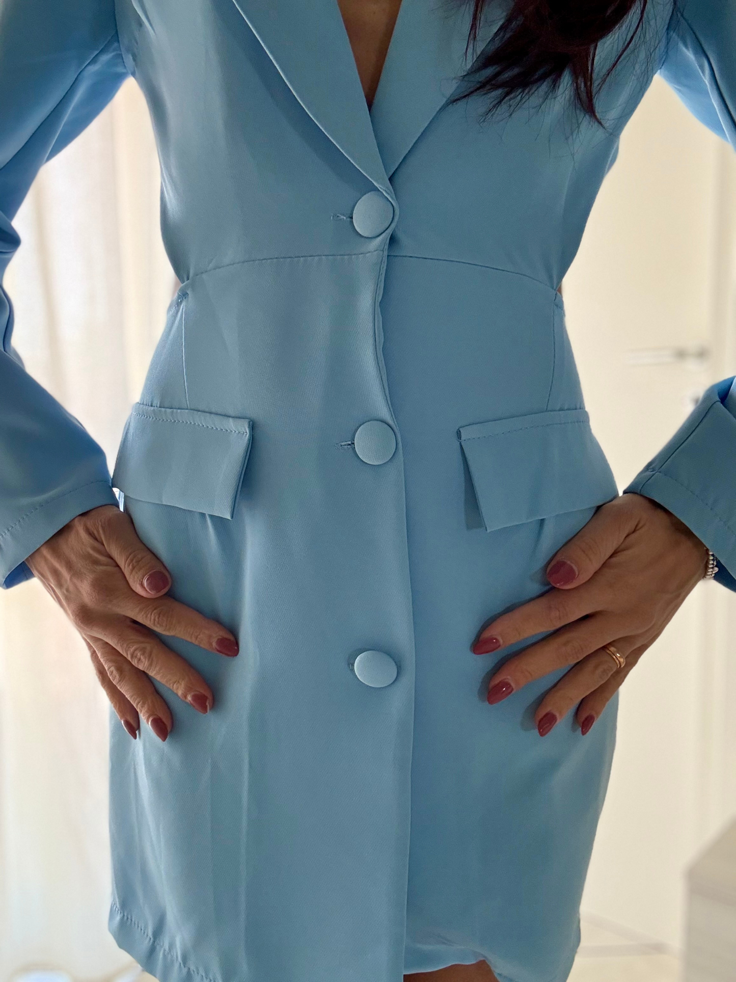 Vestito Giacca Elegante con Bottoni in Tessuto e Scollo Retro | Taglia Unica (XS-M)