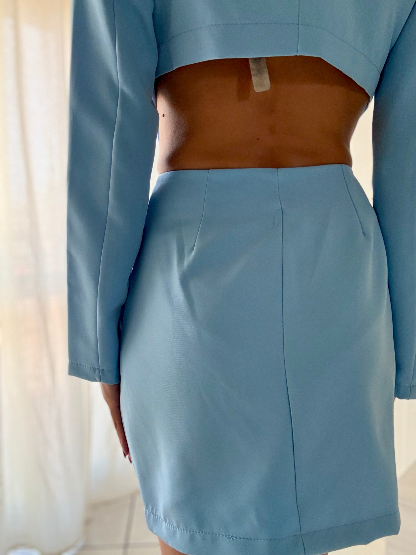 Vestito Giacca Elegante con Bottoni in Tessuto e Scollo Retro | Taglia Unica (XS-M)