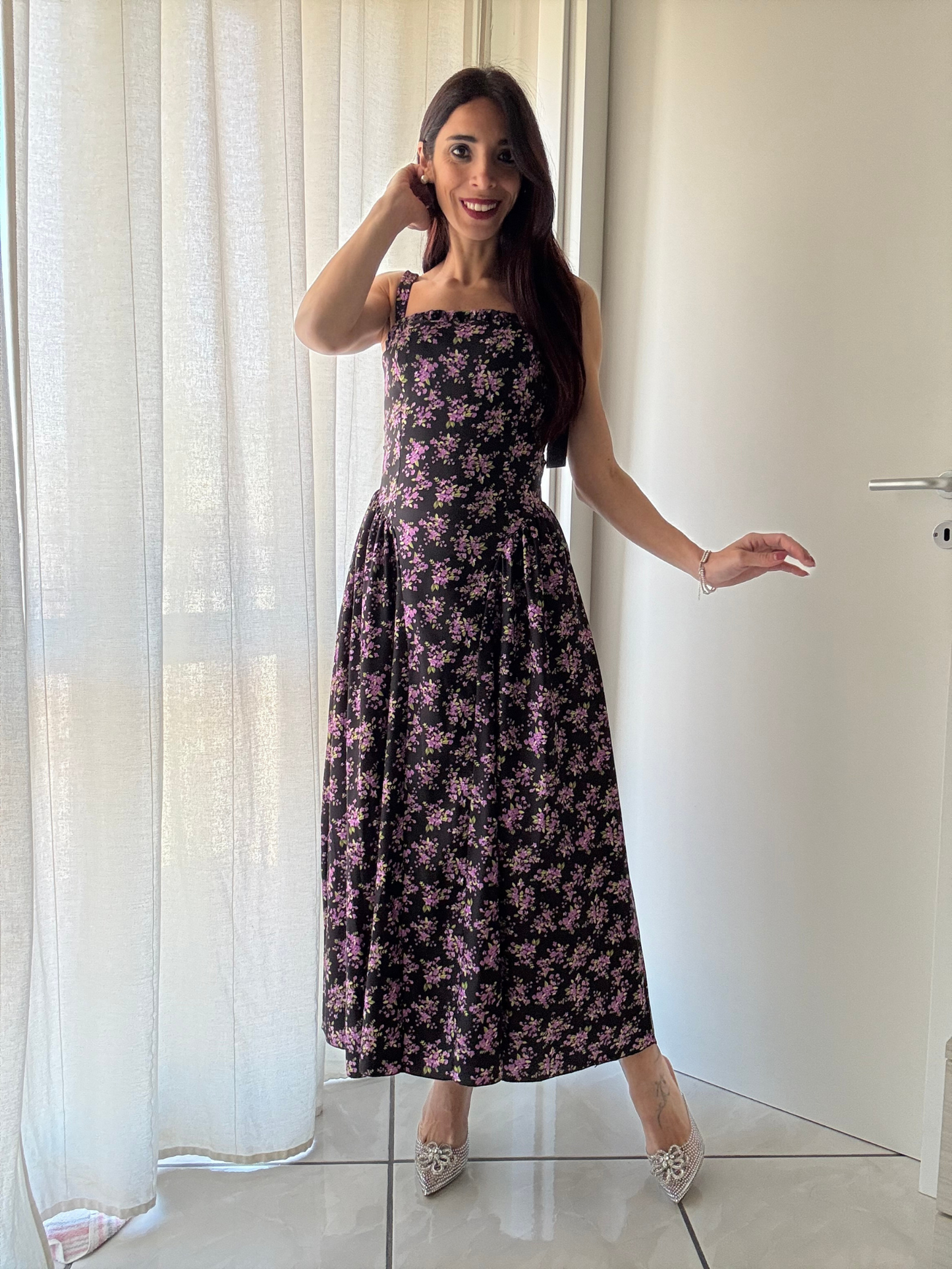 Abito Lungo Floreale con Fiocco sul Retro – Eleganza e Stile in Taglia Unica (XS-M)