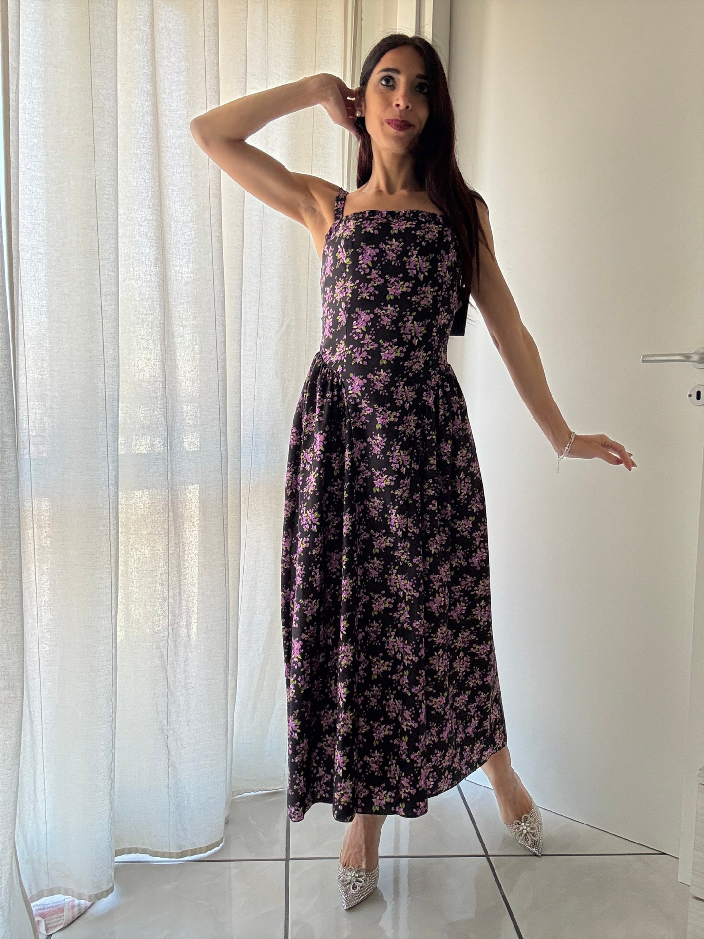 Abito Lungo Floreale con Fiocco sul Retro – Eleganza e Stile in Taglia Unica (XS-M)