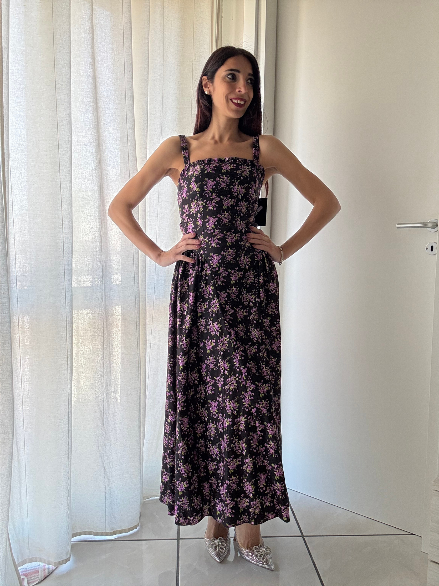 Abito Lungo Floreale con Fiocco sul Retro – Eleganza e Stile in Taglia Unica (XS-M)