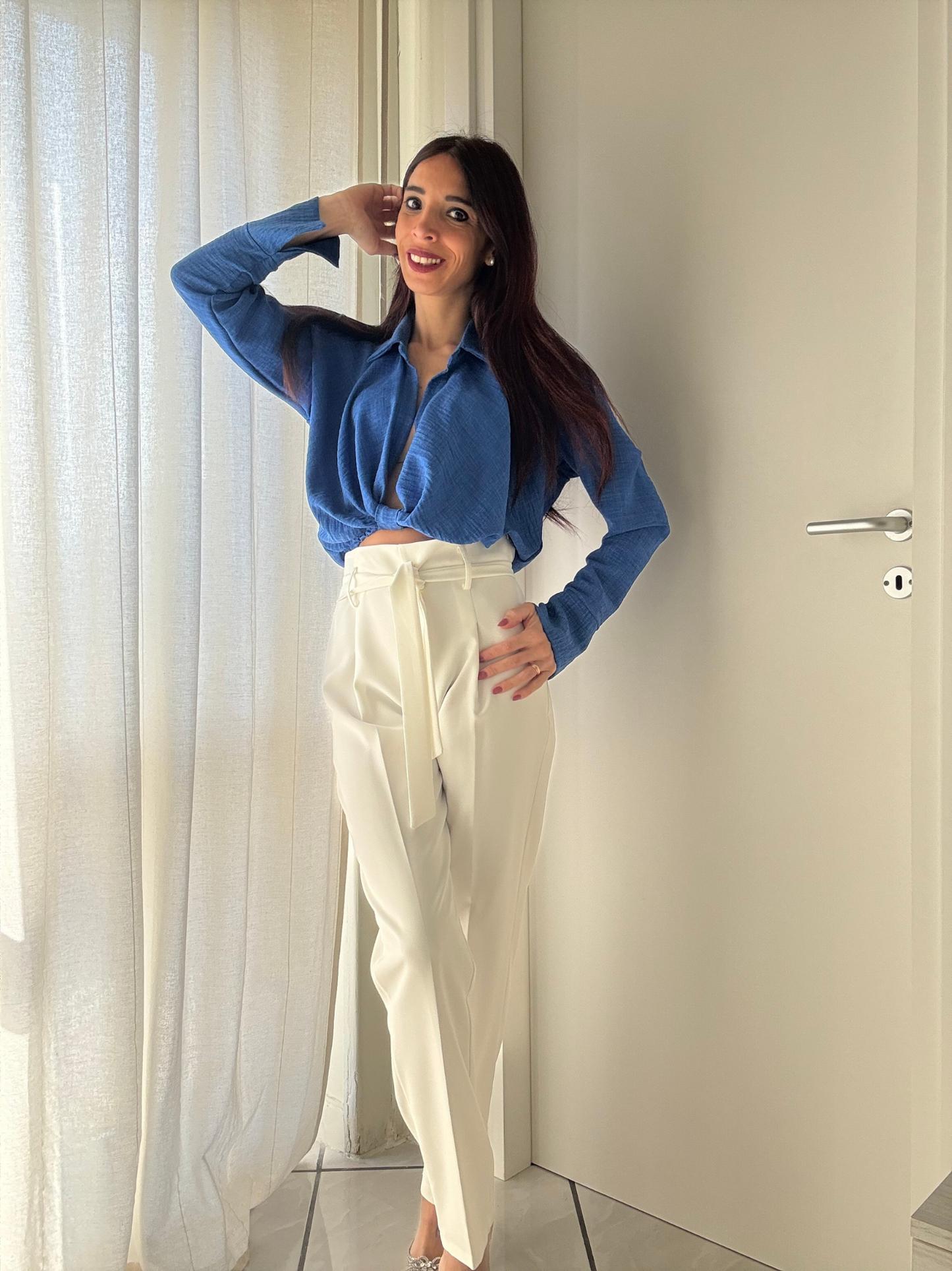Camicia Donna Manica Lunga con Nodo e Scollo Profondo a V