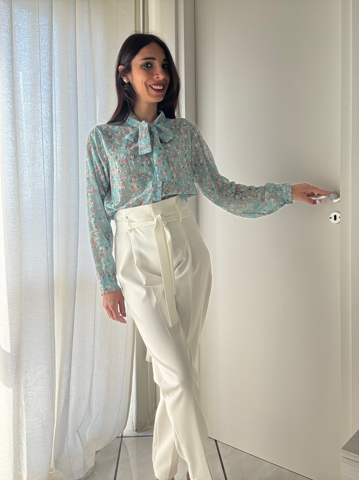 Camicia Leggera Manica Lunga con Fiocco al Collo