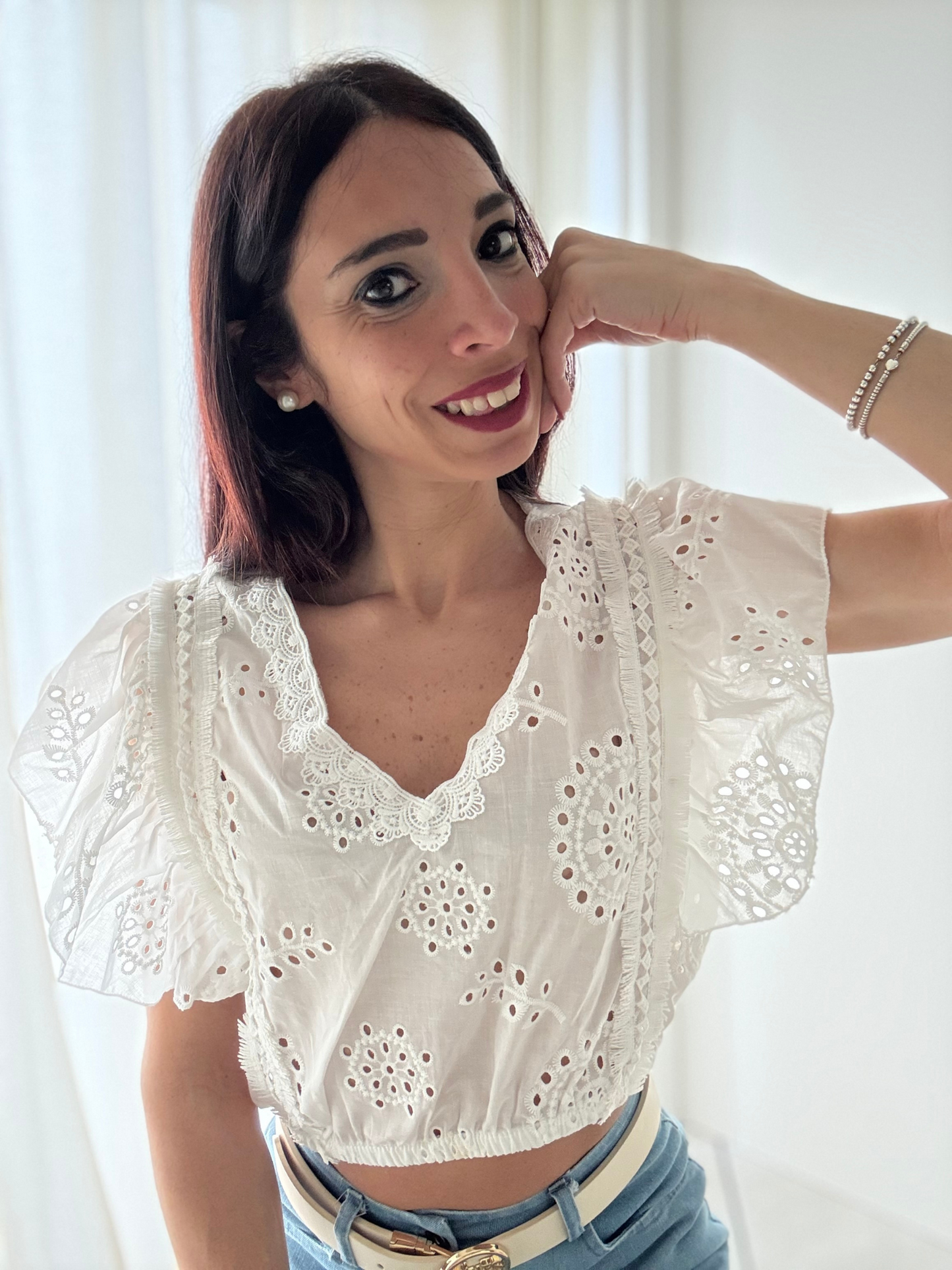 Maglia Crop in Pizzo San Gallo - Eleganza e Comfort in un Unico Design