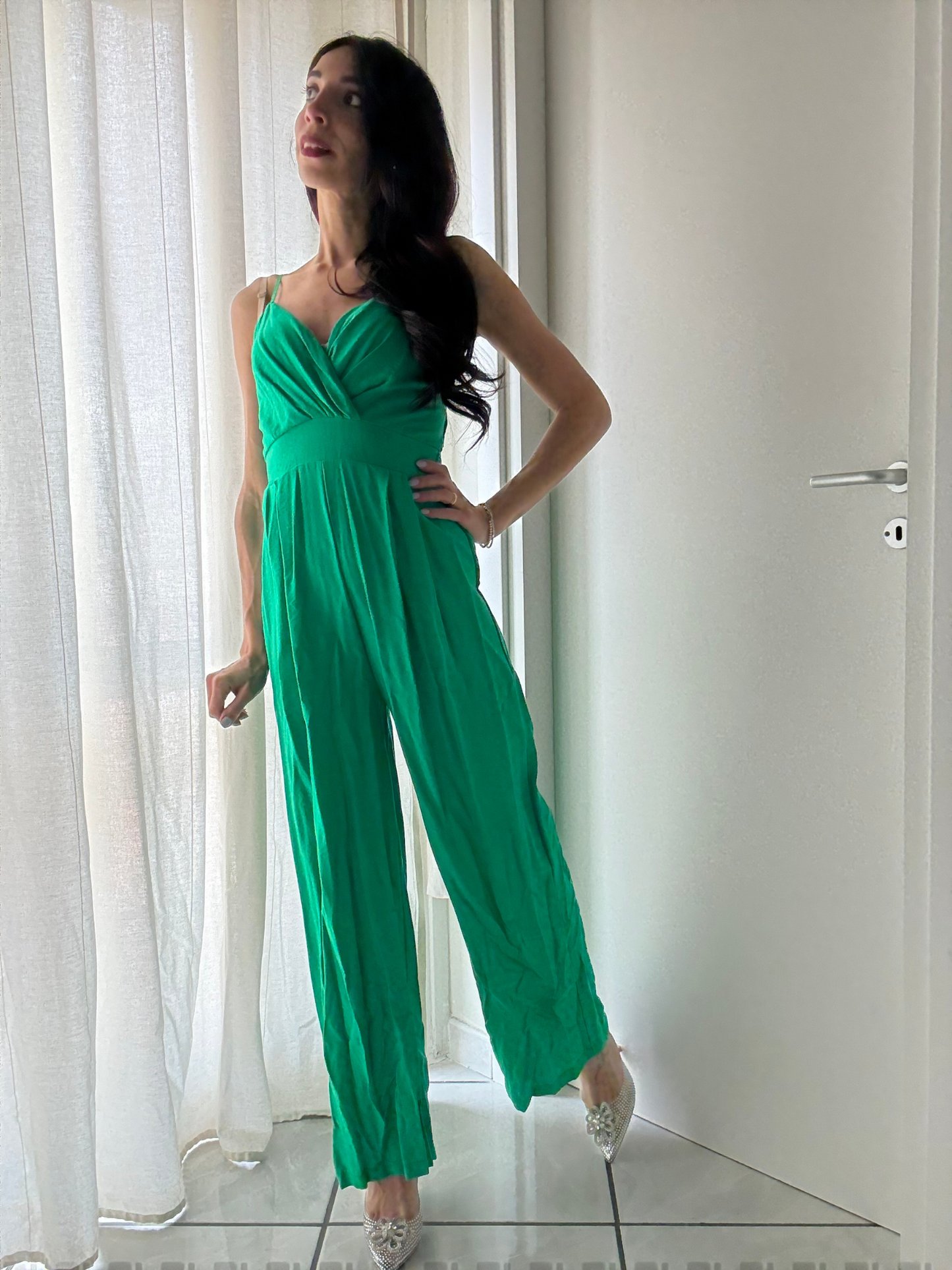 Tuta Lunga con Pantalone Palazzo e Bretelle Regolabili