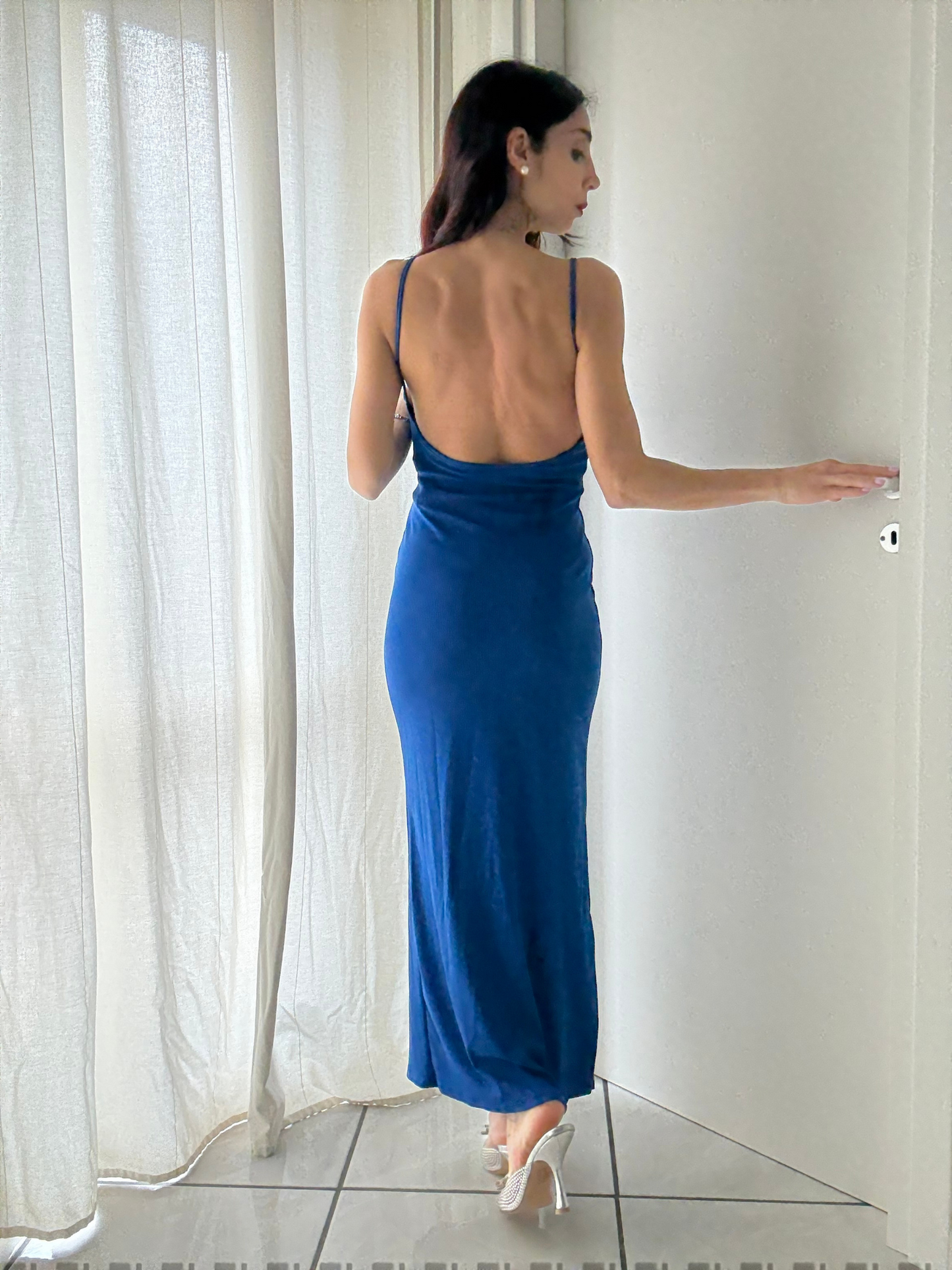 Abito Lungo Scollo sulla Schiena -