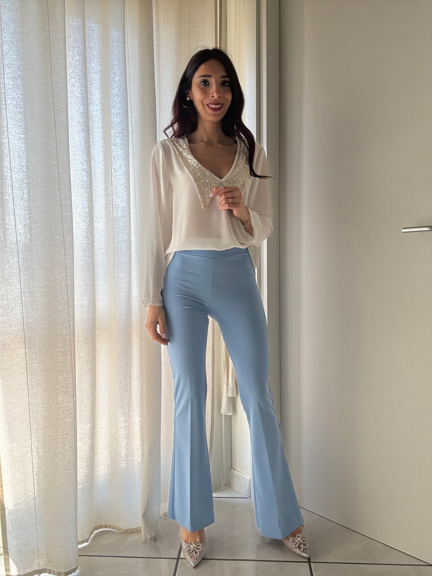 Camicia in Velo con Collo a Paillettes - Eleganza e Stile per Ogni Occasione