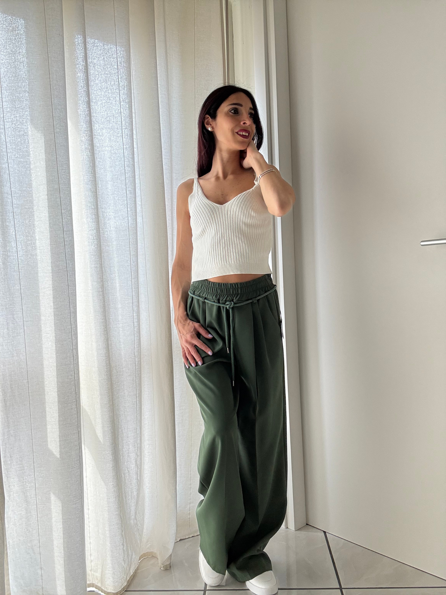 Top Crop Elasticizzato con Bretelle Non Regolabili -
