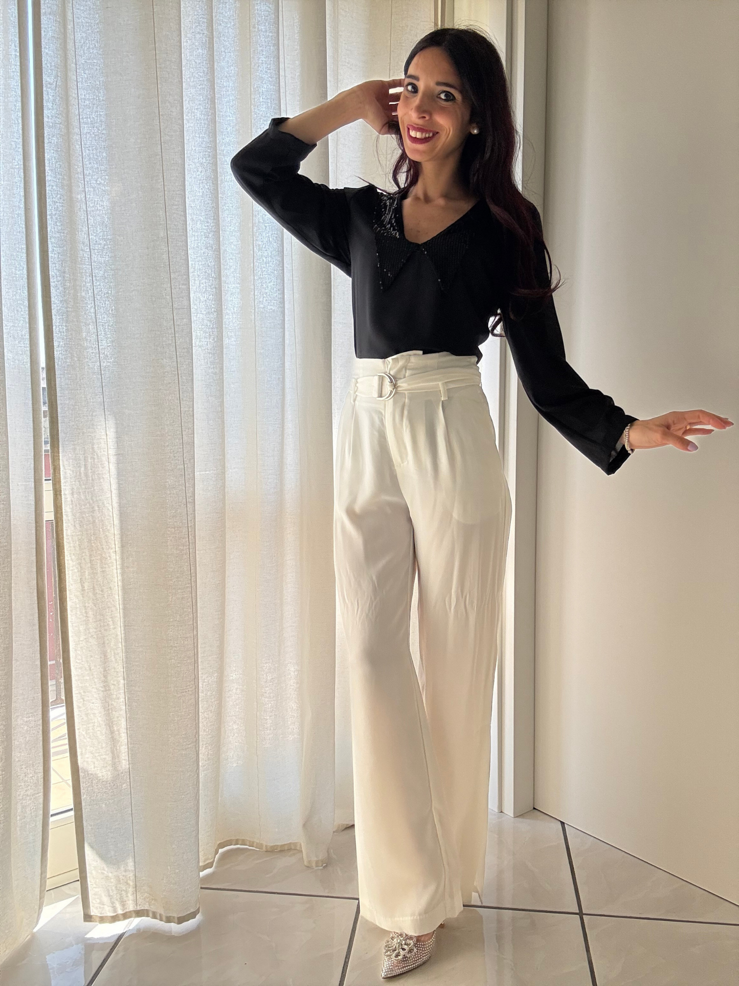 Camicia in Velo con Collo a Paillettes - Eleganza e Stile per Ogni Occasione