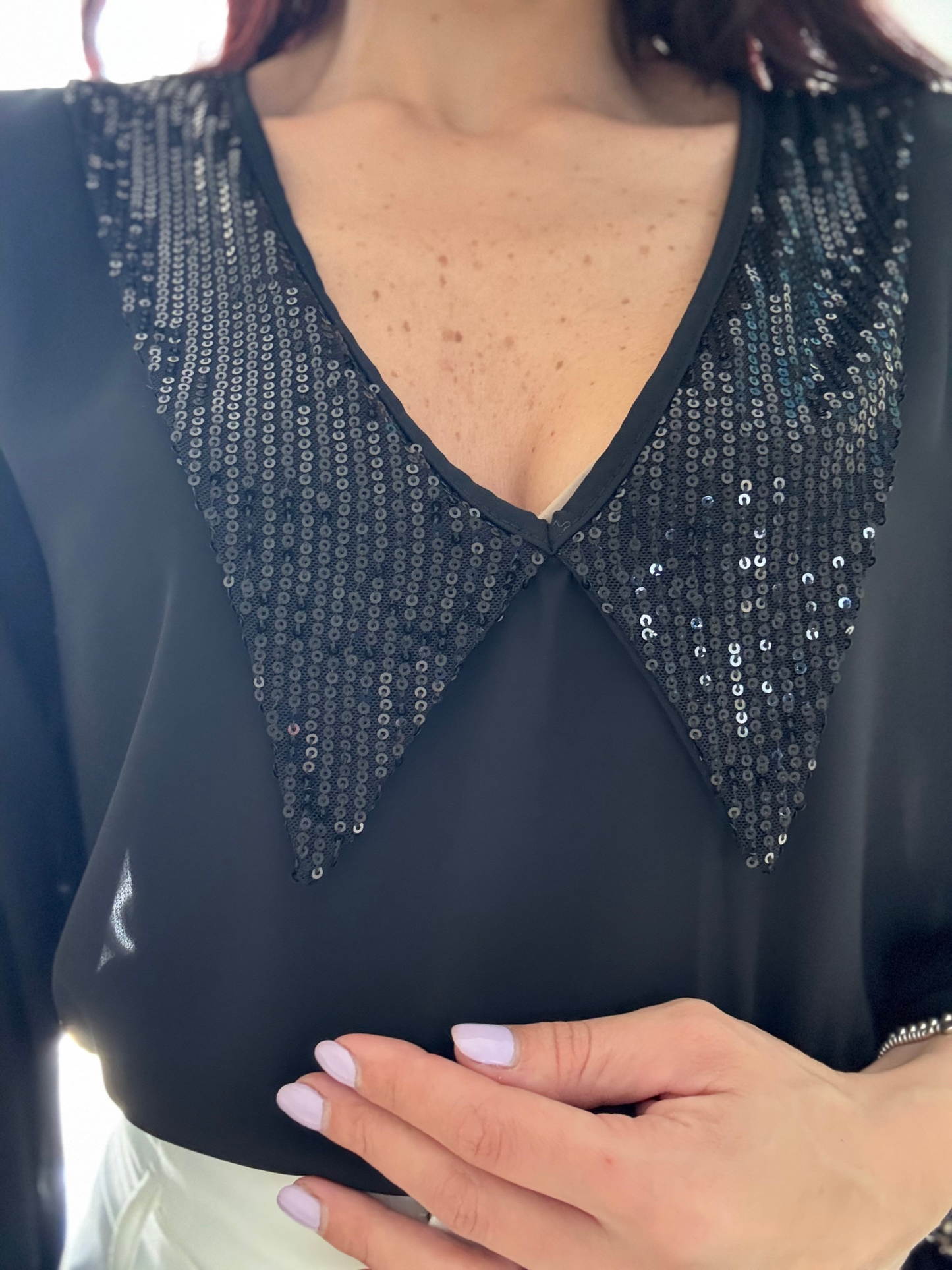 Camicia in Velo con Collo a Paillettes - Eleganza e Stile per Ogni Occasione