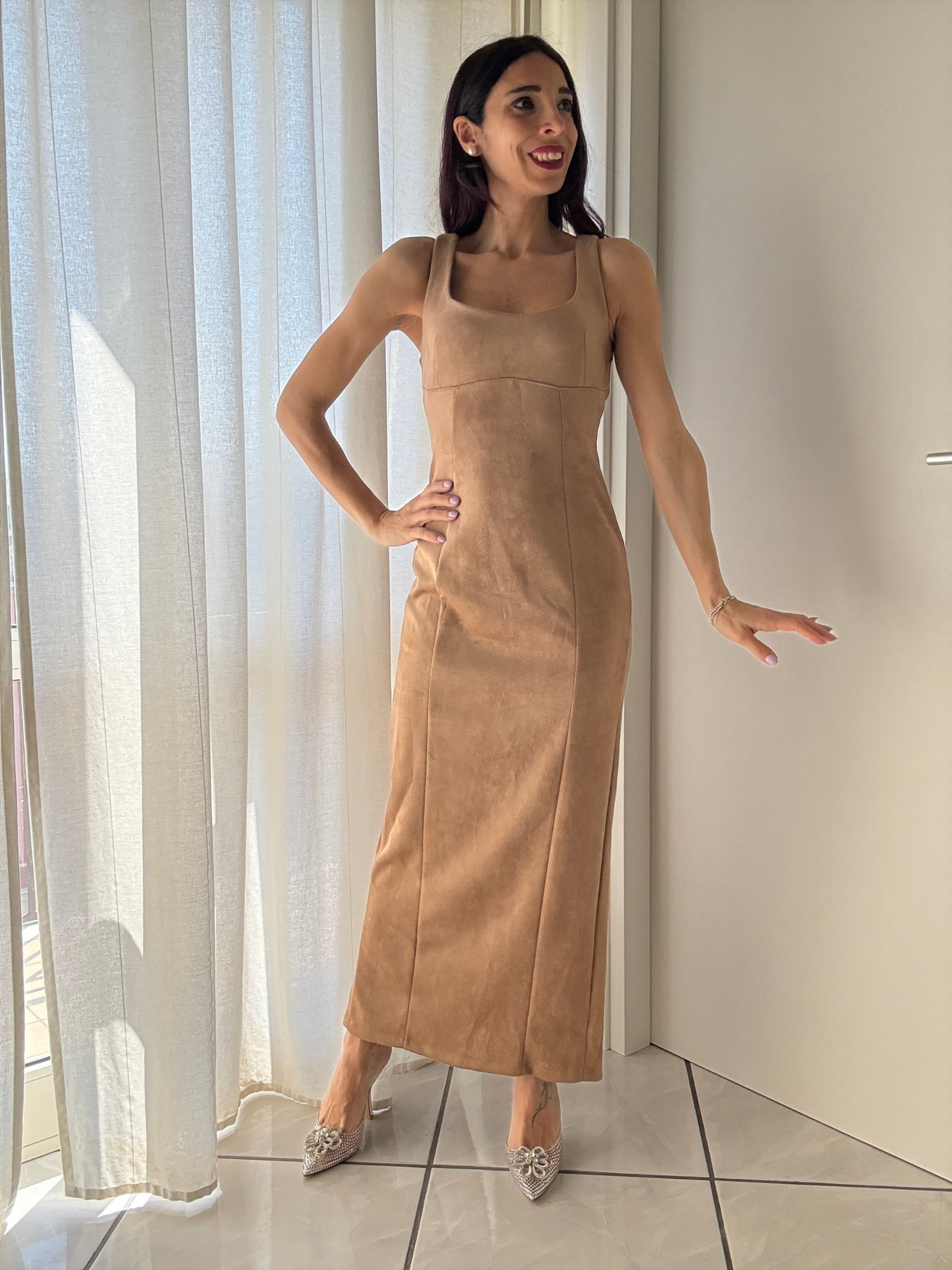 Abito Lungo in Camoscino – Eleganza e Comfort in Ogni Momento