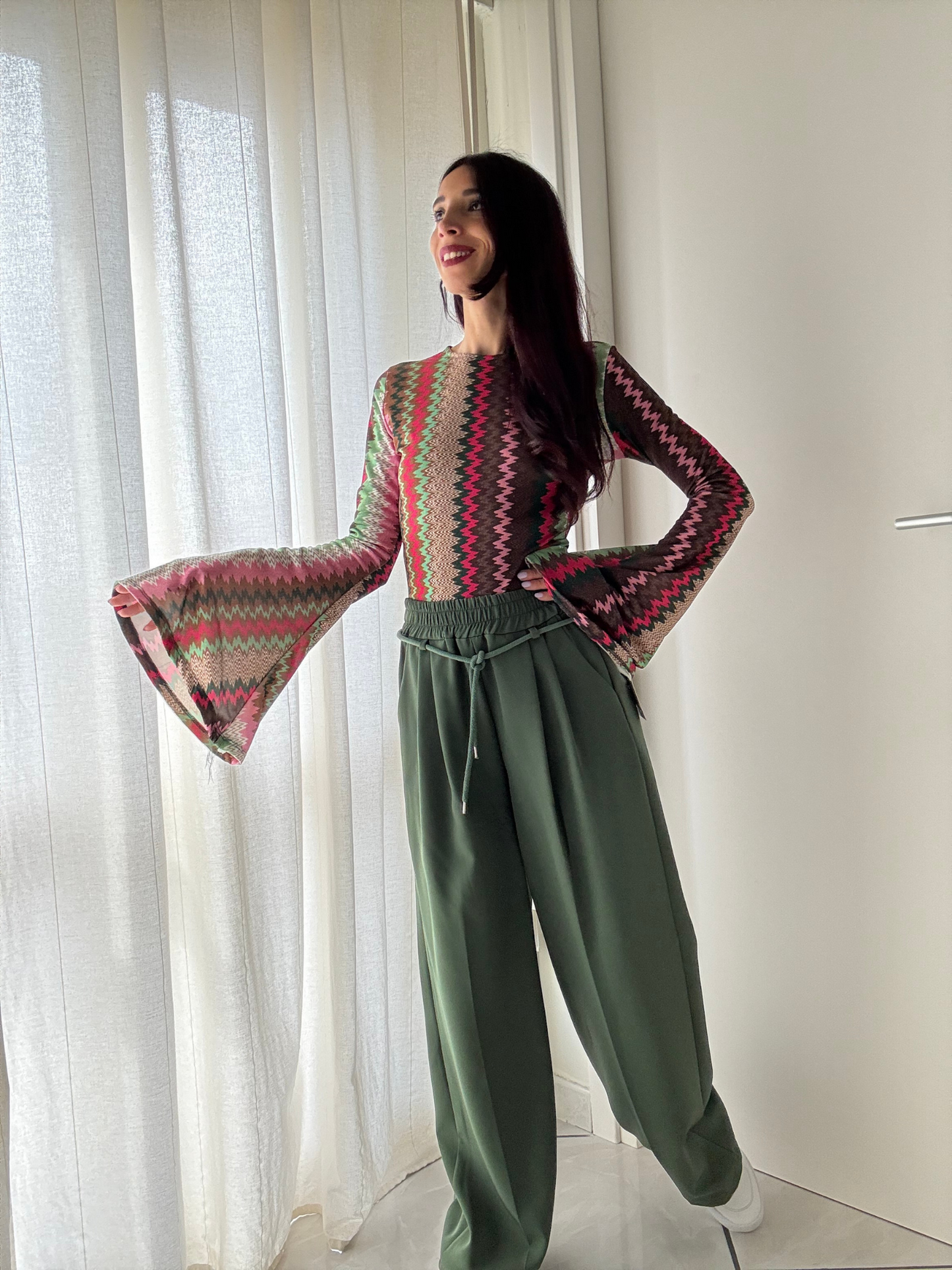 Body a Fantasia Manica Lunga Svasata con Scollo sul Retro