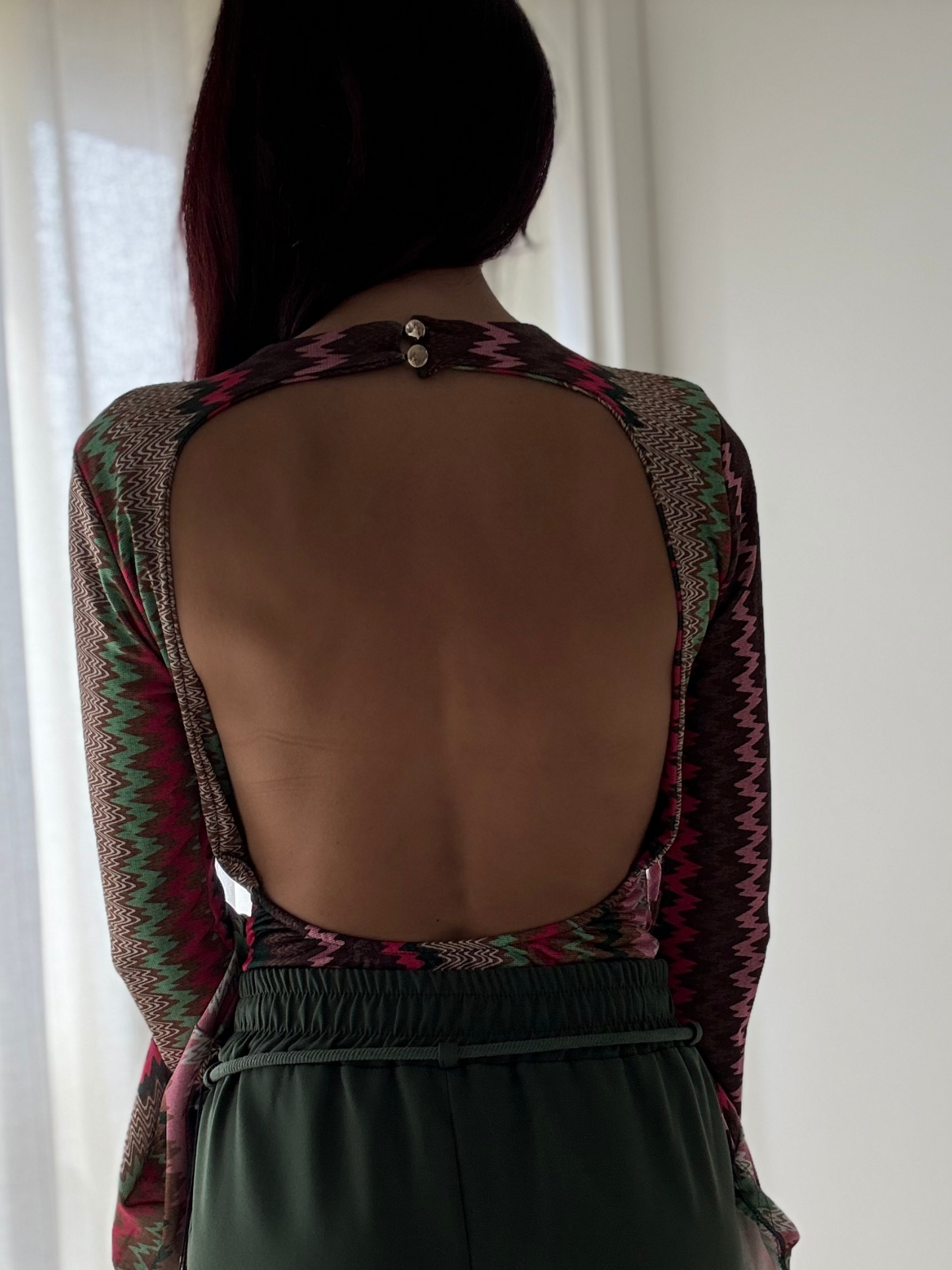 Body a Fantasia Manica Lunga Svasata con Scollo sul Retro