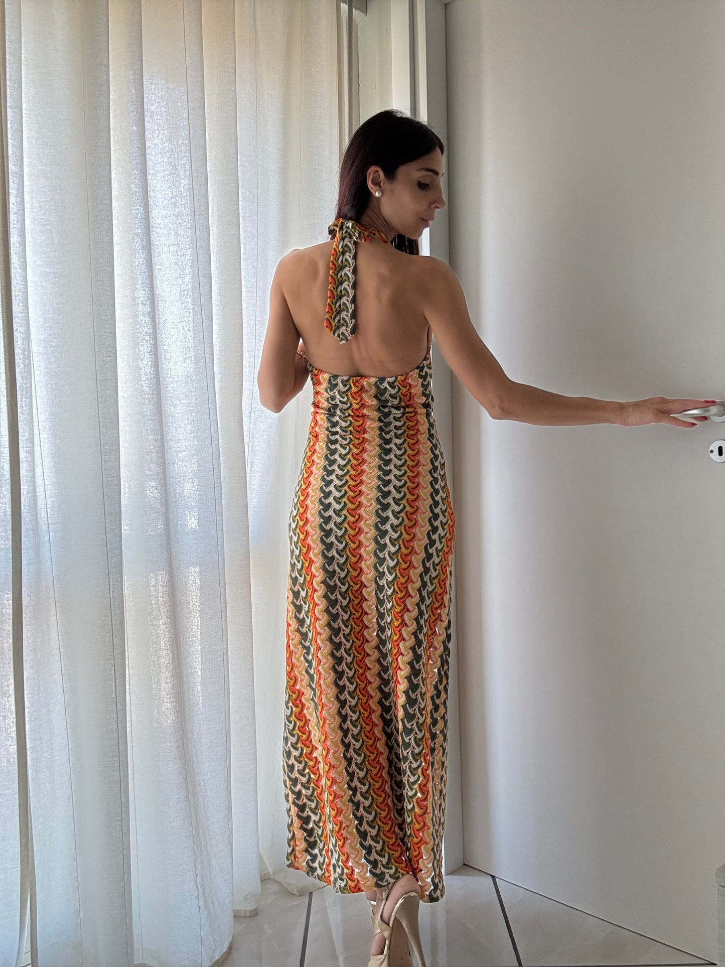 ✨ Vestito Lungo Crochet Effetto Uncinetto – Allacciatura Collo & Scollatura Profonda