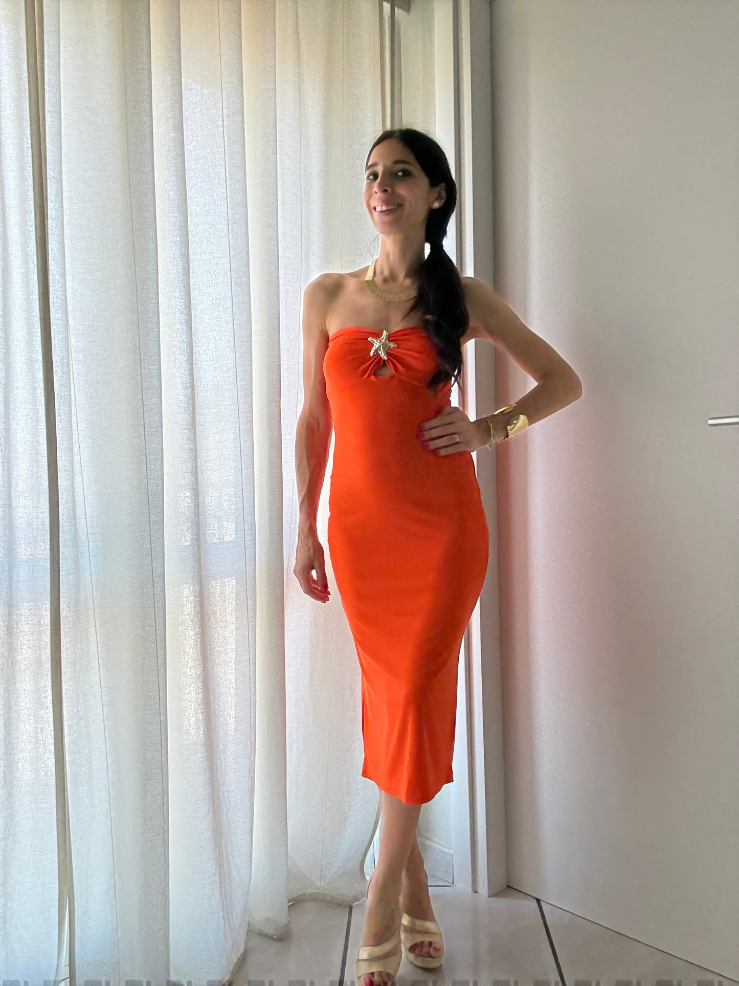 Abito Longuette Fascia con Stella Oro – Eleganza Iconica