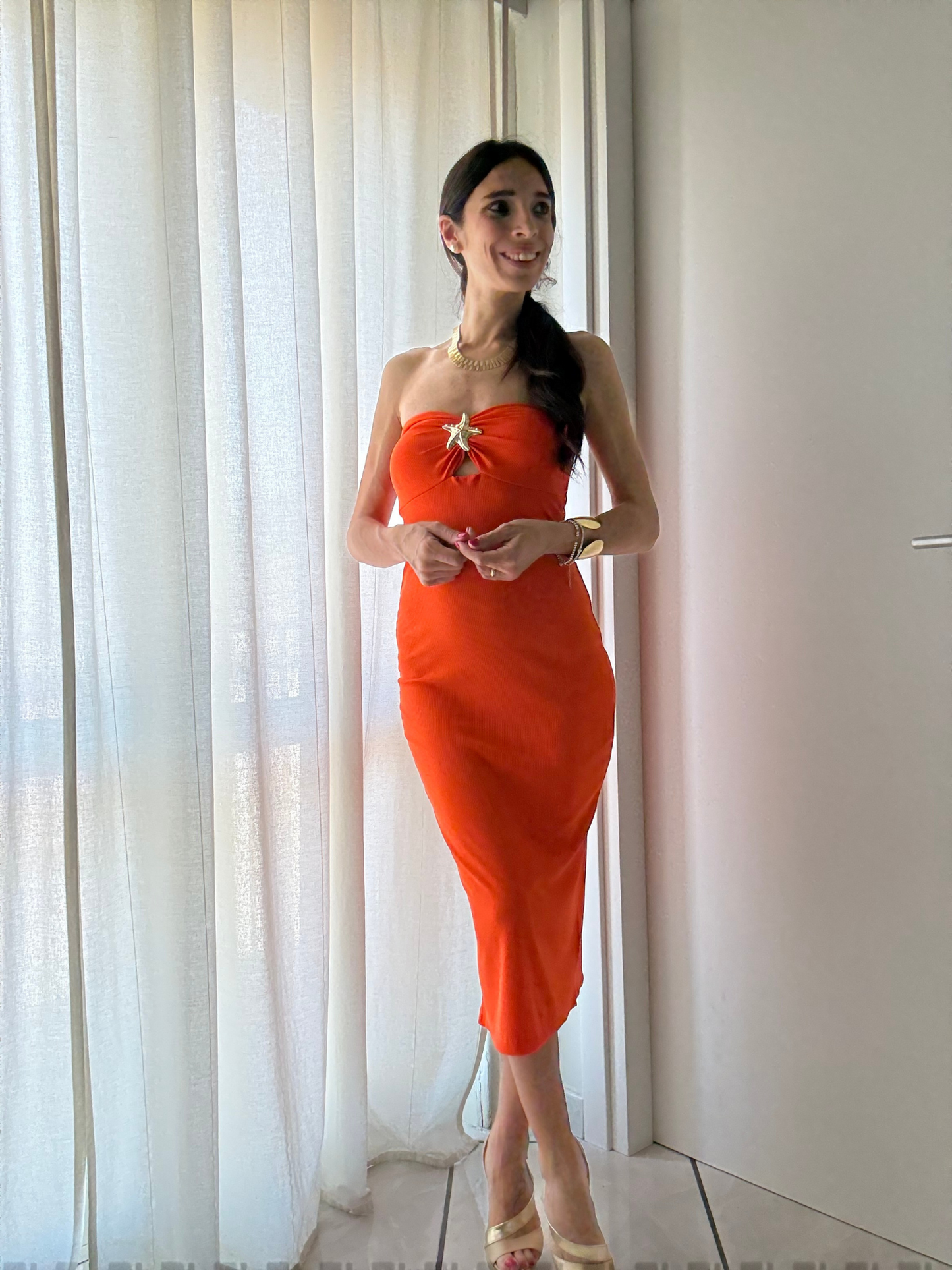 Abito Longuette Fascia con Stella Oro – Eleganza Iconica