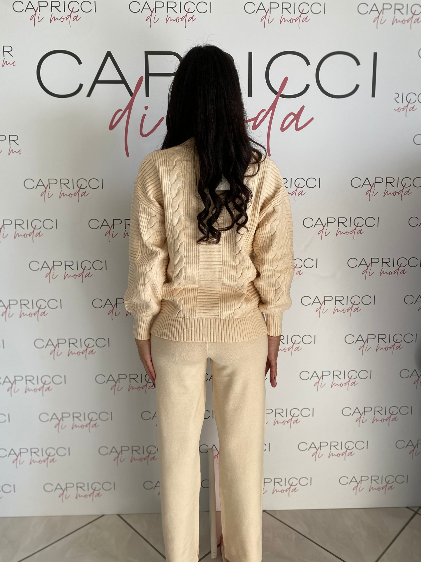 Coordinato in Lana Golfino con Bottoni Gold e Pantalone Elastico