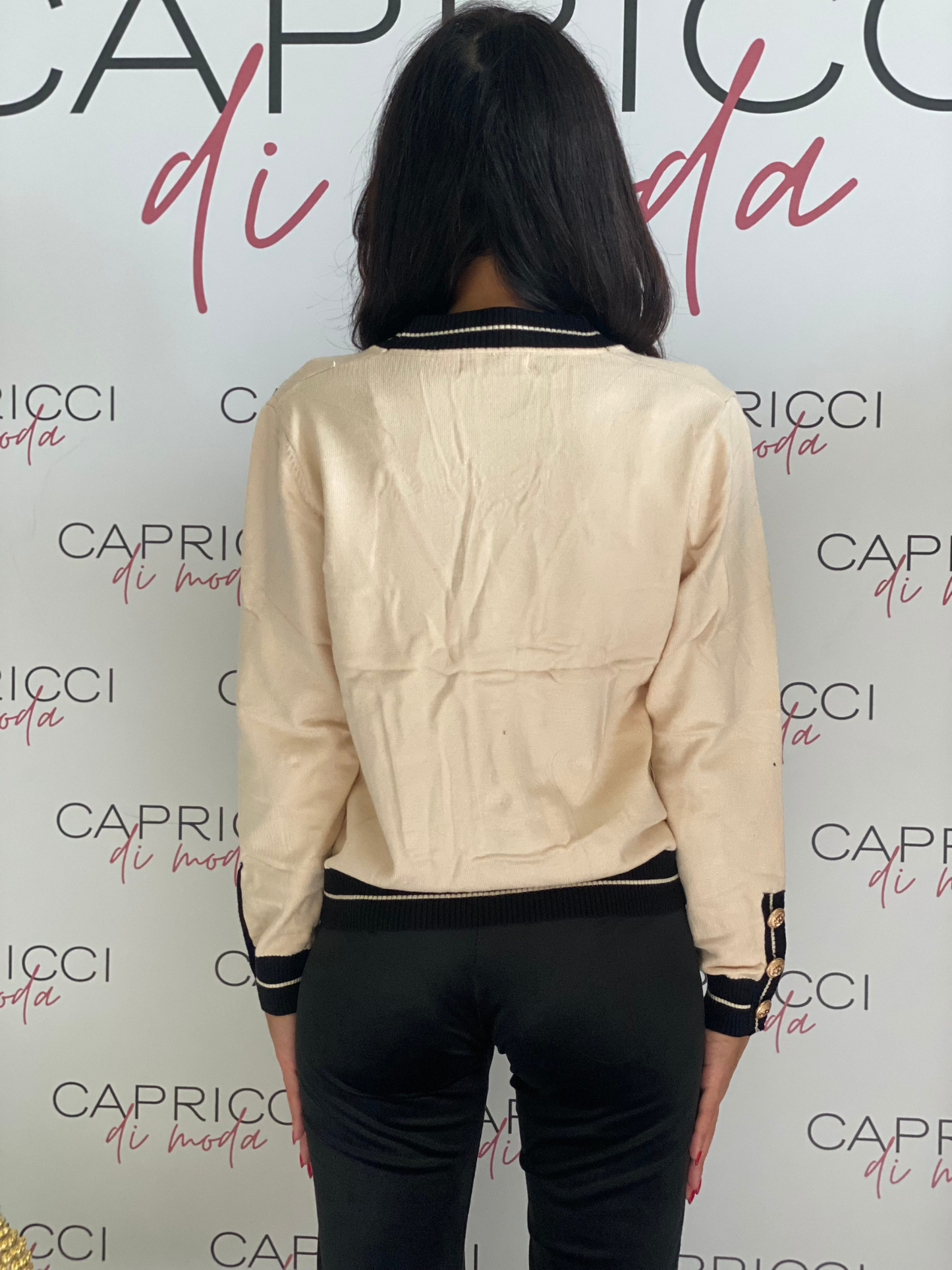 Cardigan bicolore con bottoni gold