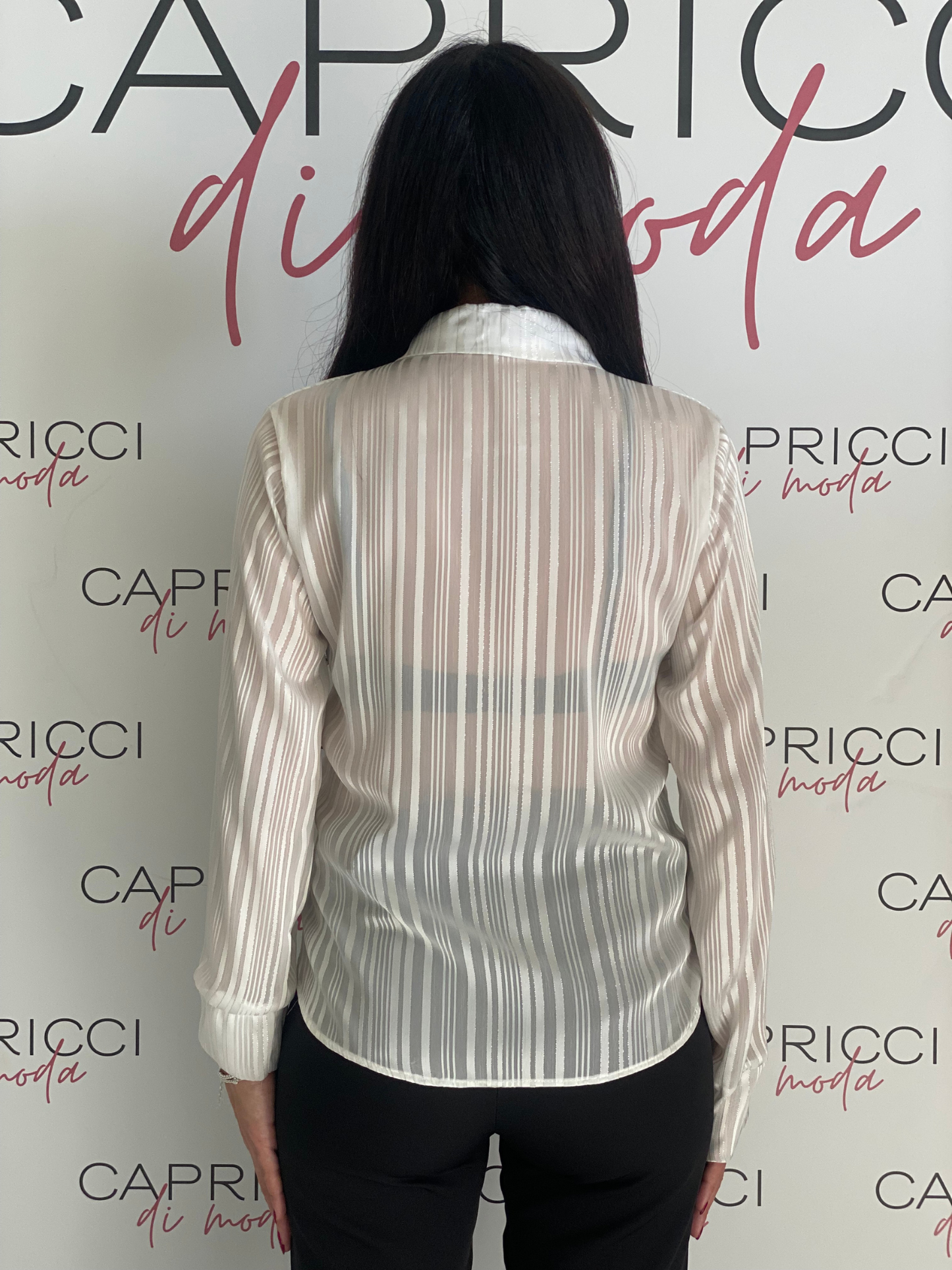 Camicia trasparente con bottoni argento