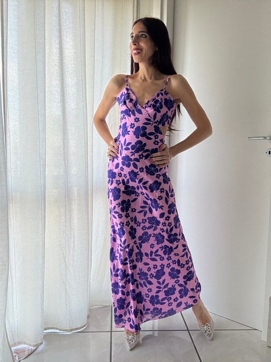 Abito Lungo Satin con Scollo sulla Schiena – Eleganza e Comfort in Taglia Unica