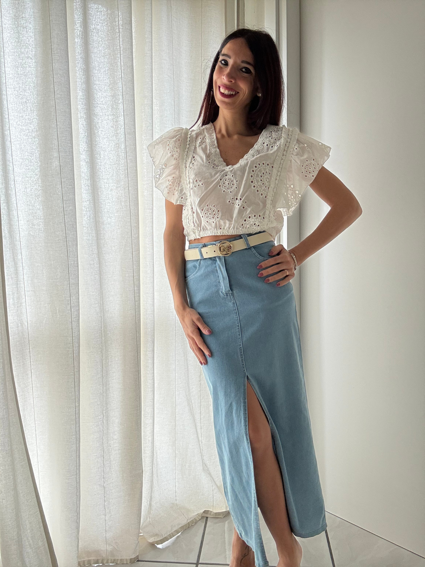 Maglia Crop in Pizzo San Gallo - Eleganza e Comfort in un Unico Design