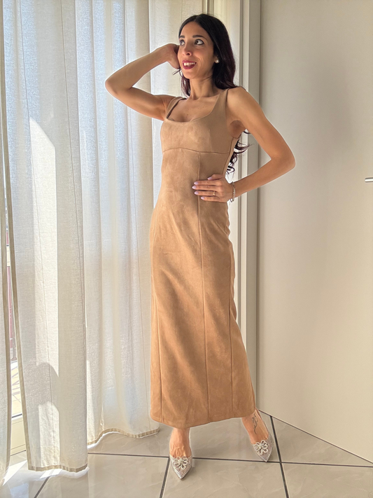 Abito Lungo in Camoscino – Eleganza e Comfort in Ogni Momento